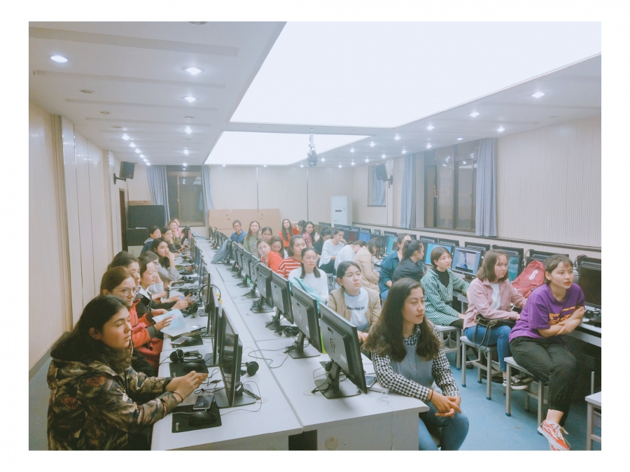 女性健康教主题班会.jpg